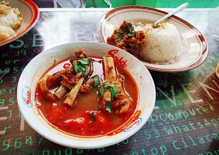 Warm Evening Meals at Waroeng Abie: A Soul-Warming Feast in the Heart of Cilacap